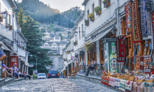 مدينة غيروكاستر (Gjirokastër) في جنوب ألبانيا