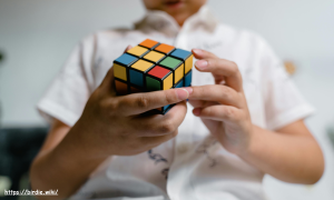 كيف تختار البيئة التعليمية المثالية لطفلك الموهوب؟ من الحضانة إلى المدرسة